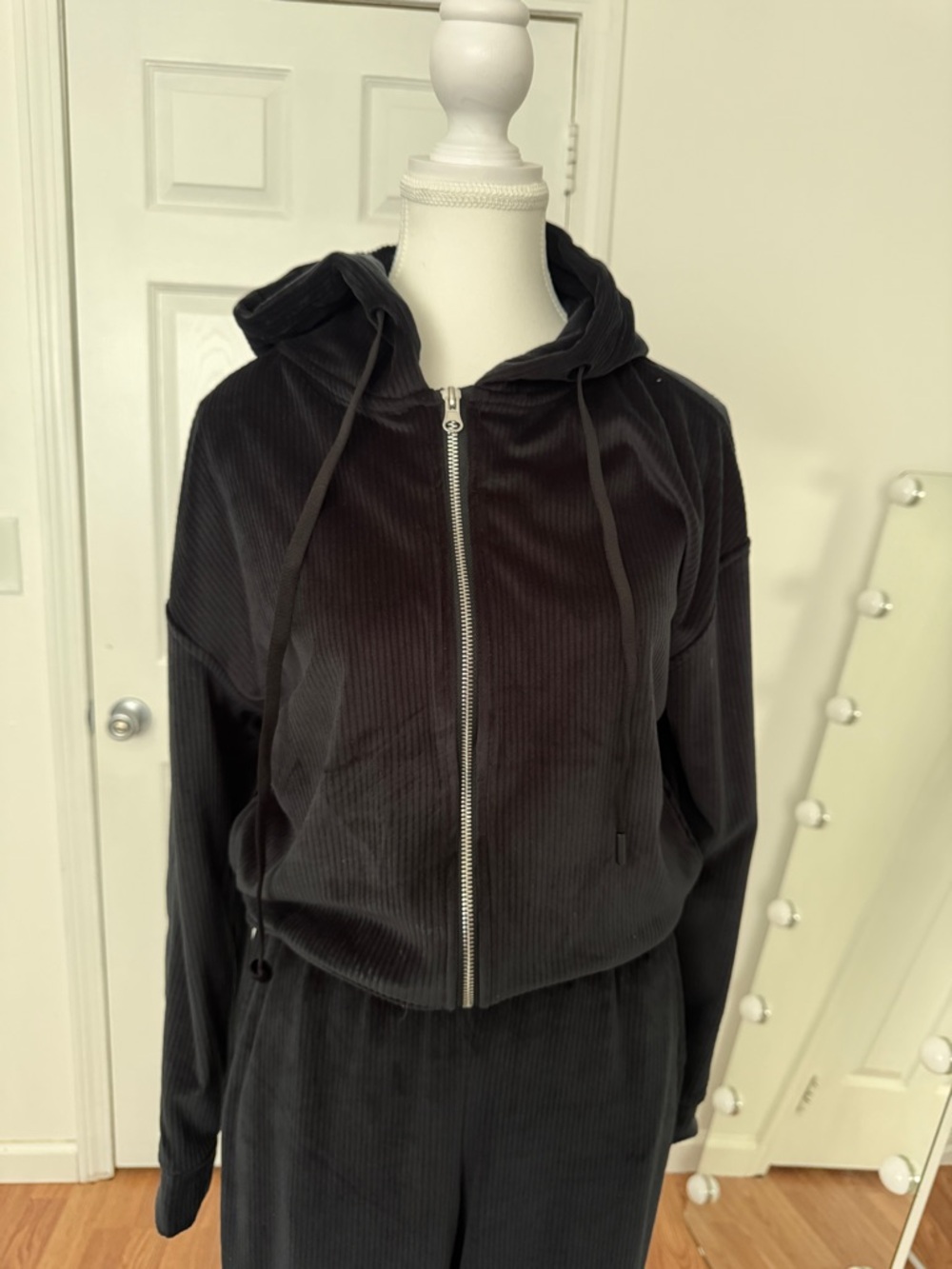 Tahari Performance Black Ribbed Lounge Set Hoodie & Pants Size S - Picture 2 of 5